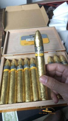 Hương vị Xì gà Cohiba Piramides dát vàng