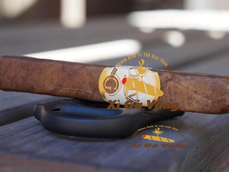 danh-gia-huong-vi-xi-ga-oliva điếu xì gà khủng Oliva