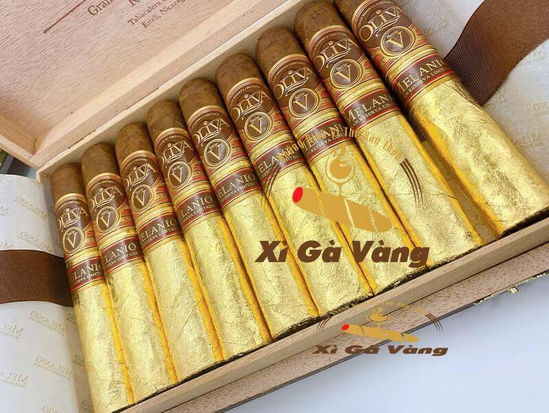 Chất liệu vàng 24K đem đến sự sang trọng, đẳng cấp cho những điếu Oliva Serie V Melanio Double Toro