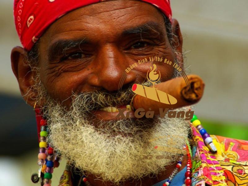 Mỗi ngày người dân Cuba đều sẽ thưởng thức một điếu xì gà tươi