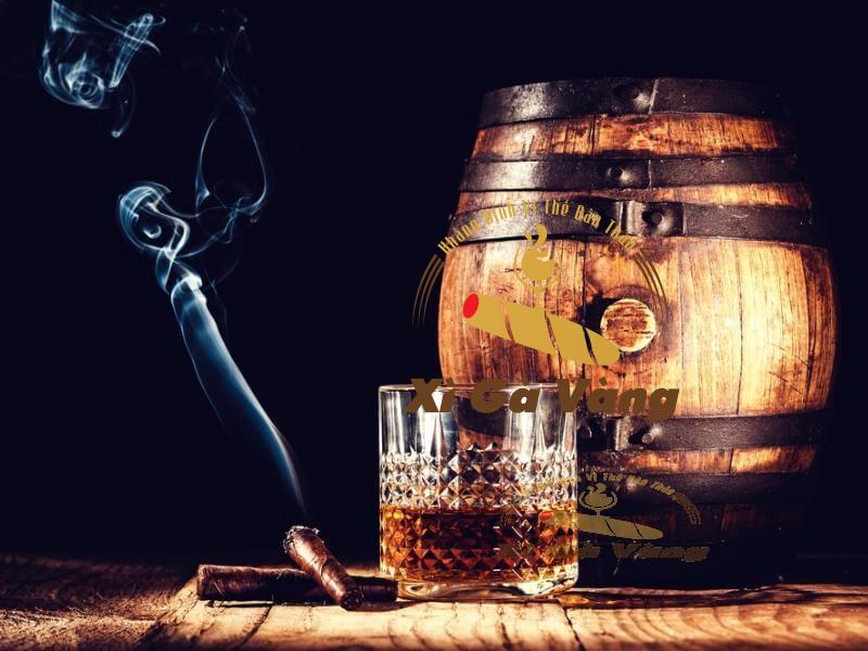 Nhiều người ưa thích sử dụng rượu Rum ủ xì gà thượng hạng
