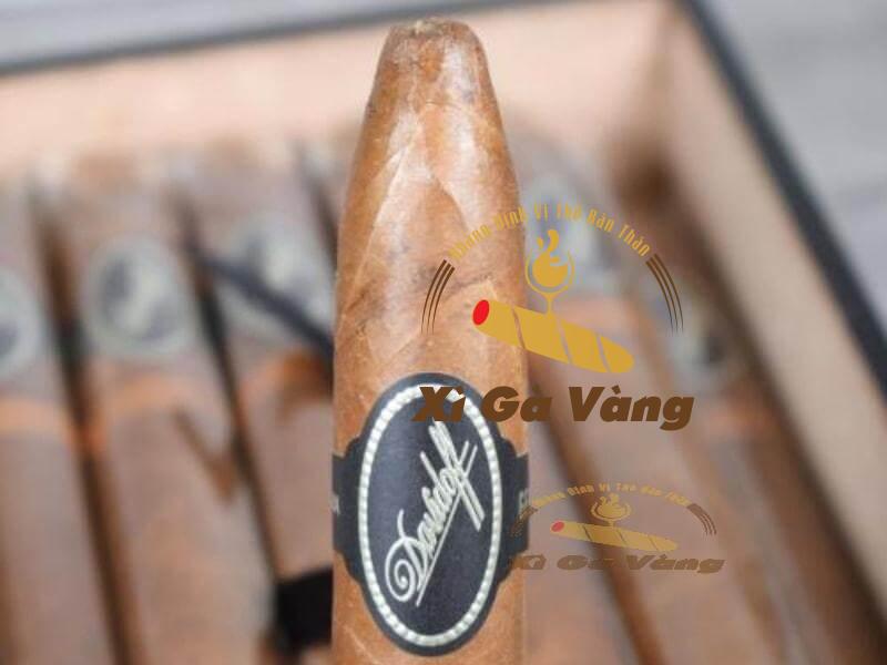 Davidoff-Millennium-Piramides-hop-12-dieu-1 Mỗi giai đoạn khi thưởng thức xì gà đều có hương vị đê mê, hấp dẫn