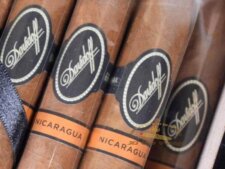 Davidoff Nicaragua Diadema có kết cấu vững chắc và độc đáo