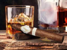 Tận hưởng hương vị của xì gà Davidoff Millennium Piramides