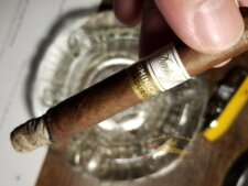 cận cảnh điếu Davidoff Primeros Dominican