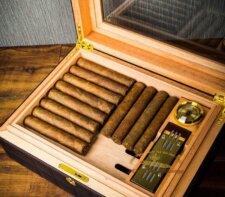 Hộp bảo quản xì gà Lubinski có khả năng giữ ẩm tuyệt vời