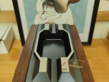 Giá bán của gạt tàn Lubinski LB 070 không quá cao