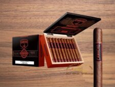 Camacho Nicaragua Barrel Aged Toro hộp 20 điếu đến từ thương hiệu Camacho