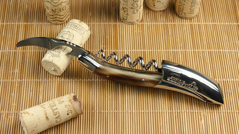 Đồ mở nắp rượu vang Sommelier knife có thiết kế nhỏ gọn