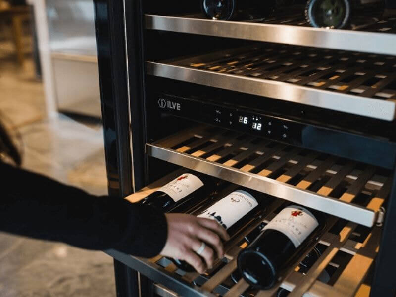 Tủ bảo quản giữ cho rượu vang ở nhiệt độ tốt nhất
