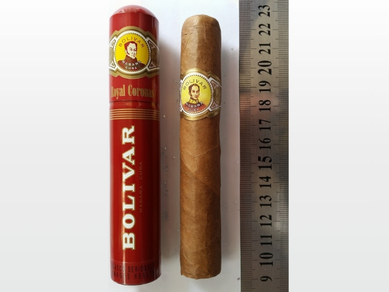 Danh-gia-hinh-thuc-cua-xi-ga-Bolivar-Royal-Coronas-hop-10-dieu Đánh giá hình thức của Bolivar Royal Coronas