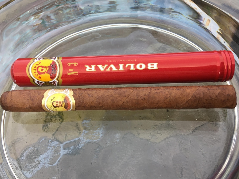 Gia-ca-cua-Xi-ga-Bolivar-Tubos-No.3 Giá của Bolivar Tubos No.3