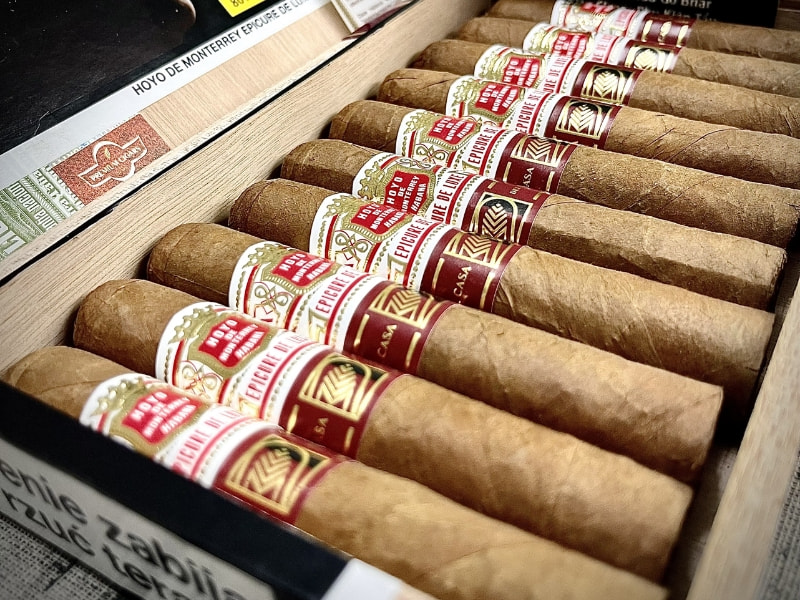 Gia-ca-cua-Xi-ga-Hoyo-De-Monterrey-Epicure-Deluxe Múc giá của Hoyo De Monterrey Epicure Deluxe