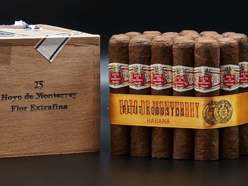 Gia-ca-cua-Xi-ga-Hoyo-de-Monterrey-Petit-Robusto Mức giá của Hoyo De Monterrey Petit Robusto