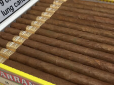 Nguồn gốc xuất xứ của Por Larranaga Montecarlos