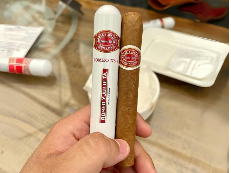 Xuat-xu-cua-Xi-ga-Romeo-Y-Julieta-No3-Tubos xì gà Romeo Y Julieta No3 Tubos