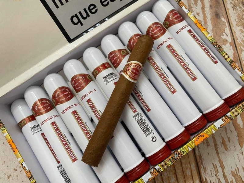 danh-gia-hinh-thuc-cua-Xi-ga-Romeo-Y-Julieta-No3-Tubos Đánh giá hình thức của Romeo Y Julieta No3 Tubos