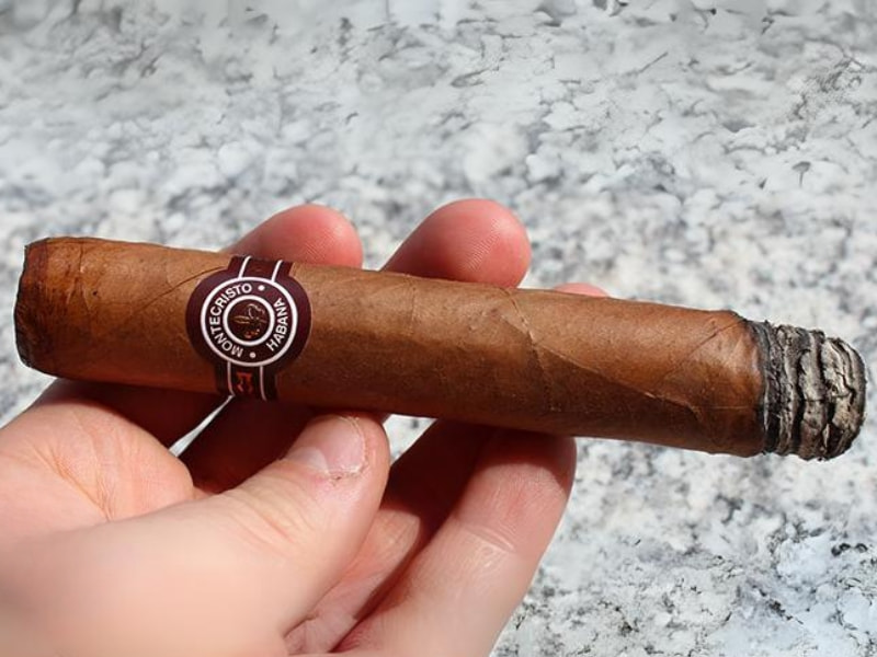 danh-gia-huong-vi-cua-Xi-ga-Montecristo-Edmundo Đánh giá hương vị của Montecristo Edmundo