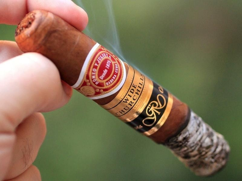 huong-vi-xi-ga-romeo-y-julieta-wide-churchill Đánh giá hương vị của Romeo y Julieta Wide Churchill