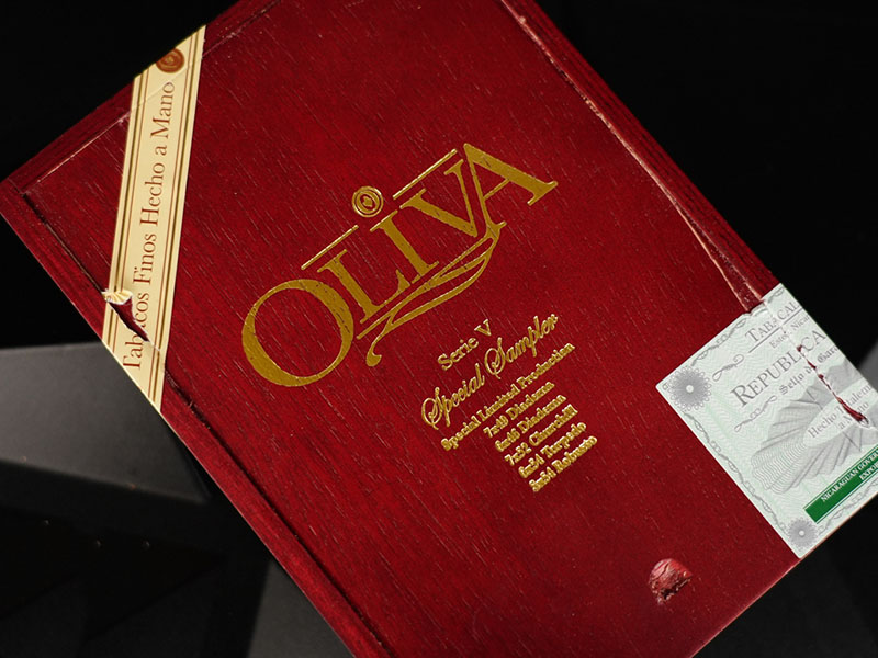 thumbnauil-oliva-serie-v-special-sampler-5-dieu-dat-vang Oliva V dát vàng