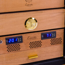 Sản phẩm trang bị đồng hồ hiển thị thông số