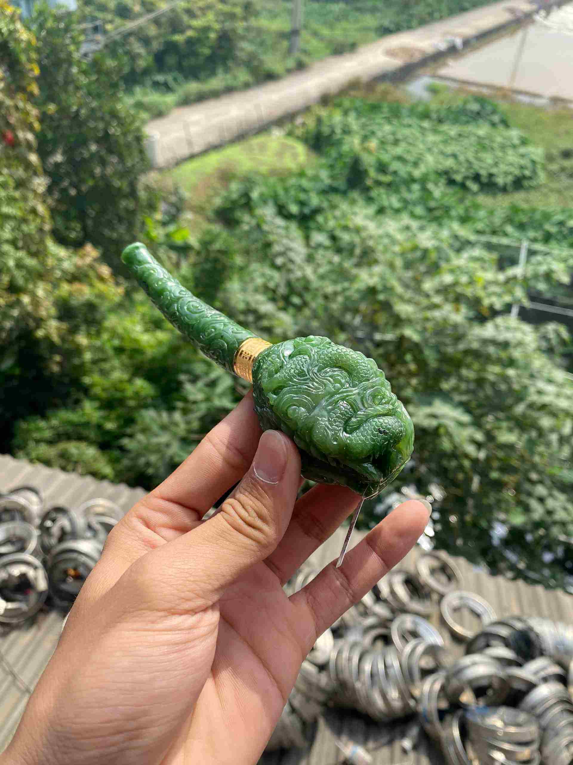 tau-xi-ga-ngoc-bich-tu-nhien Tẩu xì gà làm bằng ngọc bích tự nhiên, cực sang trọng