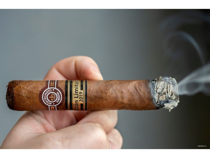 Mua Montecristo Supremos ở Xì gà vàng