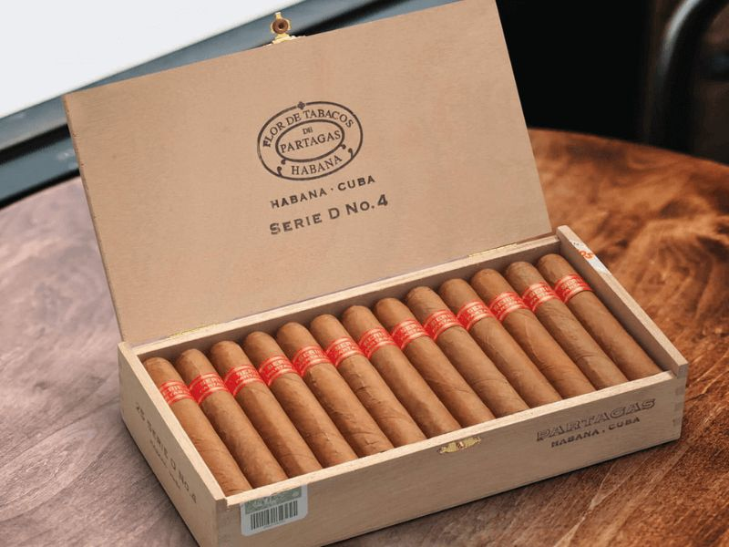 thuong-hieu-bieu-tuong-trong-the-gioi-xi-ga Sản phẩm Xì gà Partagas Serie D No.4 hộp 10 điếu