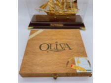 Oliva Sampler 8 điếu dát vàng là bộ xì gà gồm 8 điếu đẳng cấp của nhà Oliva