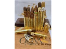 Xì gà Oliva Sampler 8 điếu dát vàng sở hữu thiết kế hộp gỗ sang trọng và tinh tế, ấn tượng từ giây đầu tiên.