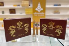 Xì gà Monte Calo 54 chính hãng, hình ảnh cận cảnh điếu cigar form lớn và chắc tay.