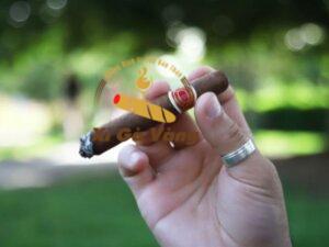 Lỗi khi hút xì gà ảnh hưởng đến hương vị